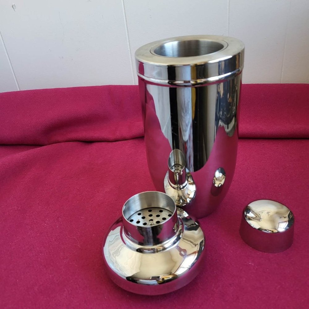 Stainless Steel vintage Double Insulated Martini Shaker! Shaken not stirred~
